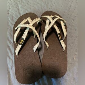 TEVA Sandals Women’s Size 8.   Brown